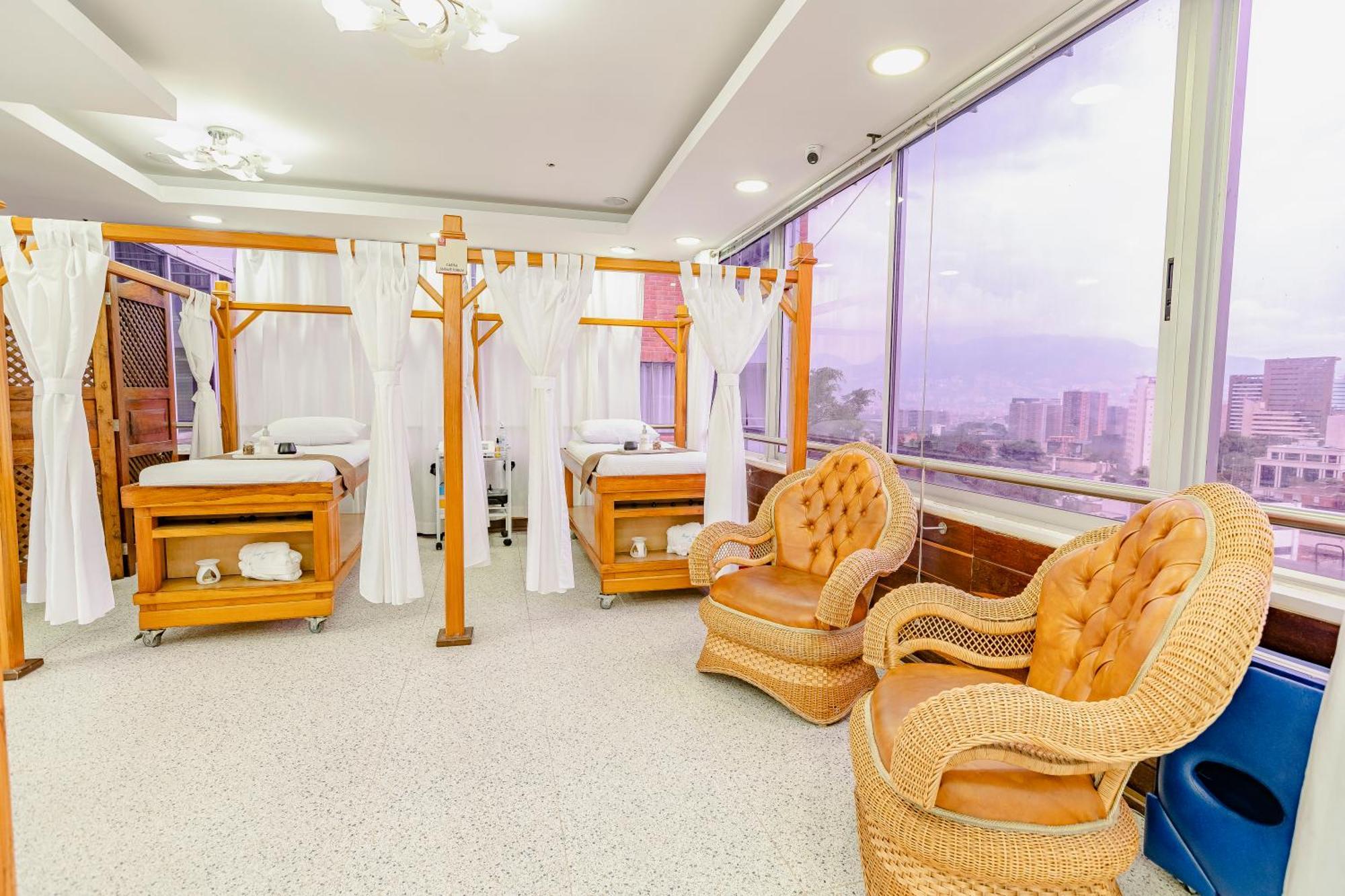 Hotel Du Parc Меделин Екстериор снимка