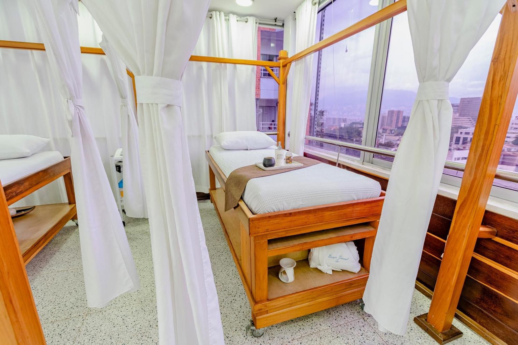 Hotel Du Parc Меделин Екстериор снимка
