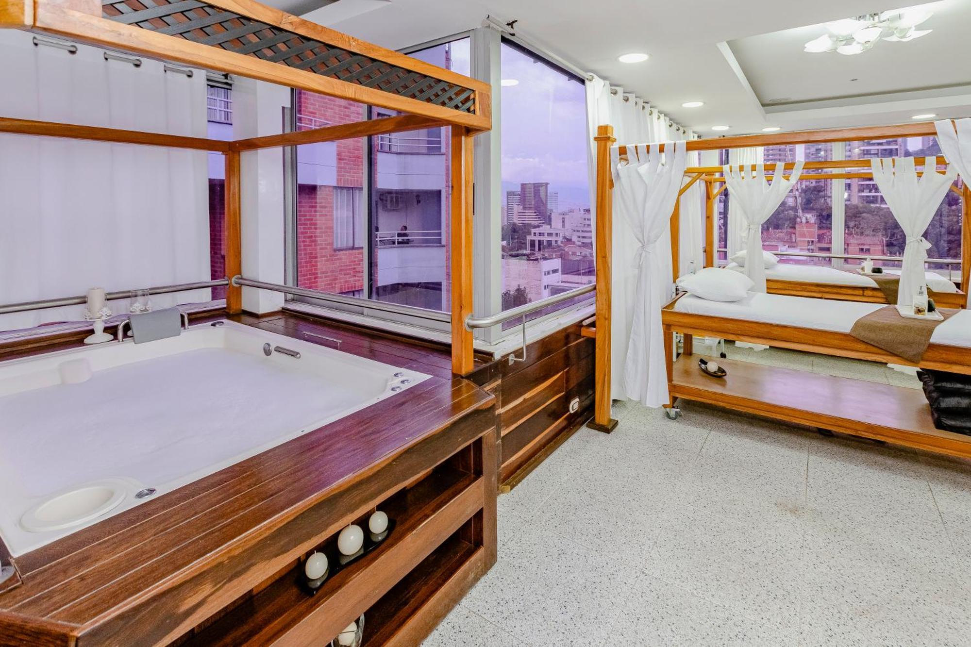 Hotel Du Parc Меделин Екстериор снимка
