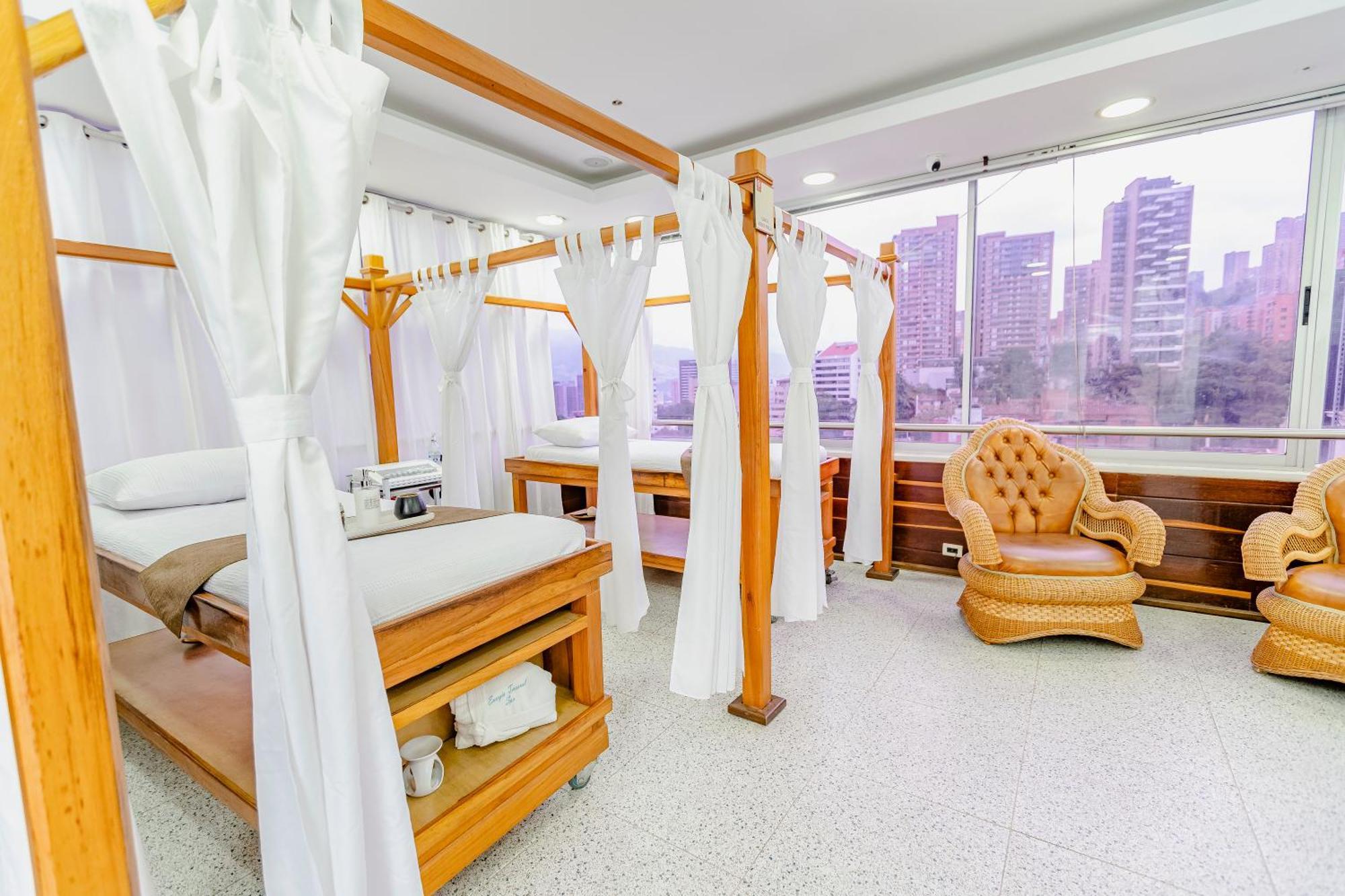 Hotel Du Parc Меделин Екстериор снимка