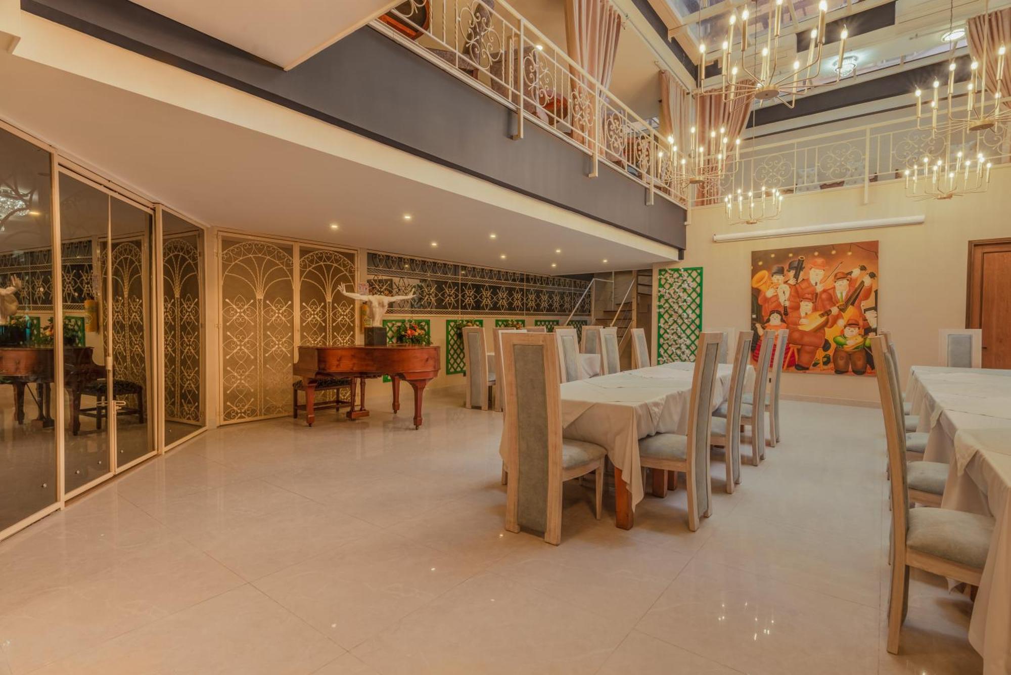 Hotel Du Parc Меделин Екстериор снимка